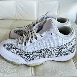 Size 8.5 - Air Jordan 11 Retro IE 2015 Low Cobalt